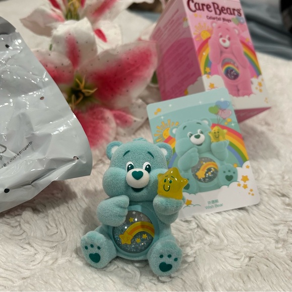 POP MART Wish Care Bears Colorful Hugs Figure with Star - Picture 2 of 10